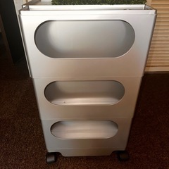 【美品】ボビーワゴン 3段3トレイ 廃盤メタリックカラー＋シャギーマット