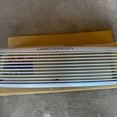 ランクル１００オプション純正グリル