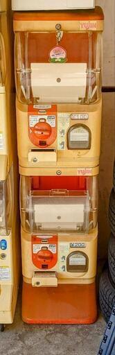 ユージン ガチャガチャ 本体　スリムボーイ　カギあり　100円～200円切り替え可能　※底面割れあり