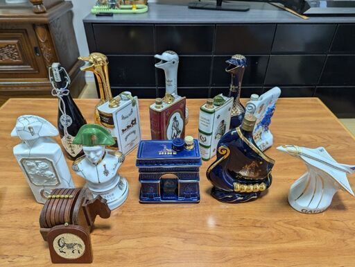 最終値下げ！※むちゃくちゃ古いです。未開封陶器コニャック アルマニャック ナポレオン ブランデー9本＋未開封泡盛古酒1本＋ナポレオン空陶器3本＋木製コースター7枚セット　現金払いのみ