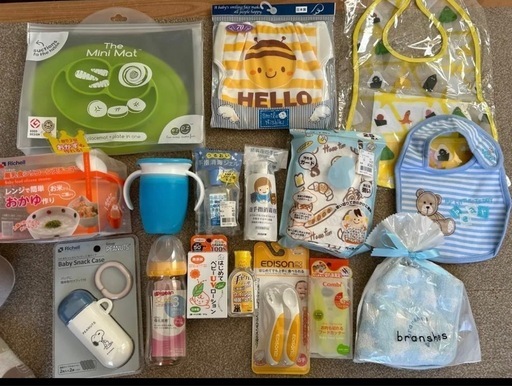 新品未使用　新生児　出産準備　グッズ　哺乳瓶　赤ちゃんせんべいケースなど