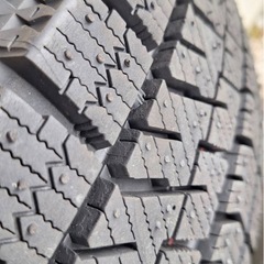 値下げしました。　175/70-14ブリザック　VRX2スチールホイール、ホイールキャップ付き