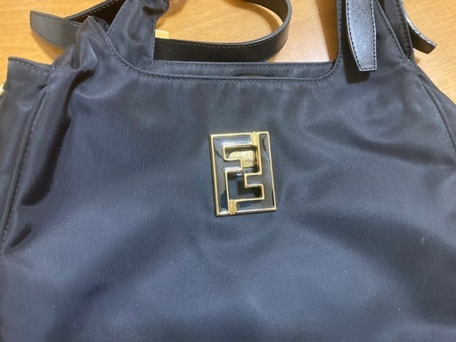 ハンドバッグ FENDI\n