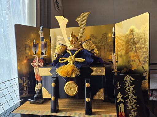 東京久月 金小札緋威長鍬形之兜