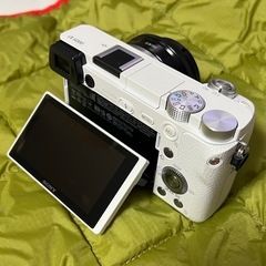 ミラーレス一眼SONYα6000