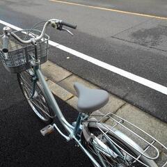 中古自転車３２７８　前後タイヤ新品！ブリヂストン　CR63BT　２６インチ　３段ギヤ　LEDオートライト　アルミフレーム　ベルトドライブ　キッキーと音がならない後輪ローラーブレーキ
錆びにくい部品：ハンドル・リム・ドロヨケ・前かご・前ブレーキ・フレーム・スポーク・クランク・リヤキャリア・ベルト