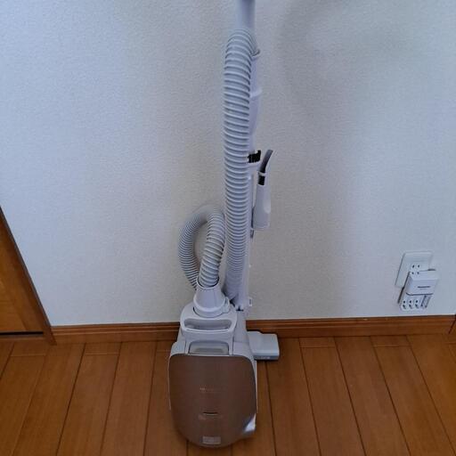 決まりました!　日立　紙パック式掃除機　かるパックCV-KP900J-N(シャンパンゴールド)