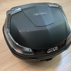 GIVIリアボックス37L