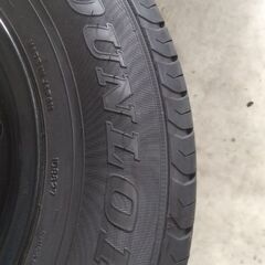 ハイエース新車外し 純正タイヤ DUNLOP 195/80R15 LT DUNLOP 送料無料 200系 ハイエース 純正 新車外し ダンロップ SP175N