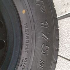 ハイエース新車外し ダンロップ195/80r15サマータイヤ