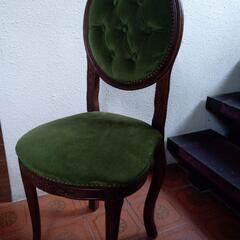 アンティーク　テーブルと椅子