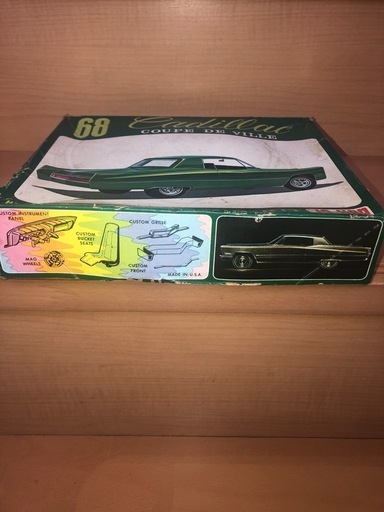 激レア　希少1968 Cadillac Coupe De Ville プラモデル