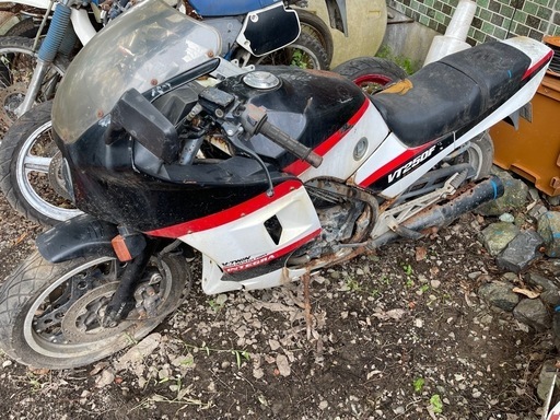 ホンダ VT250F 中古品引き取り限定