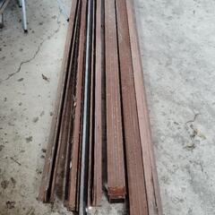 シャッター　横約190センチ　2個セット　真ん中レール芯棒などあります　画像で判断お願いいたします。小屋など作られる方古民家　車庫など作られる方いかがでしょうか?　シャッター2個セットの値段