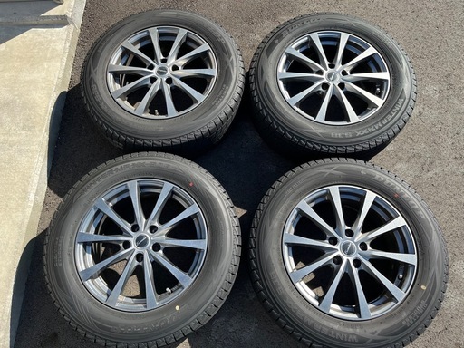 スタッドレスタイヤ　225/65R/17