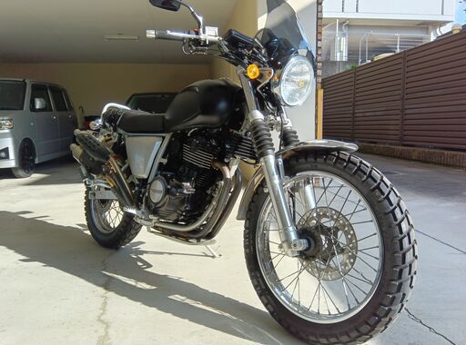 SWM　シルバーベース４００　車検7年4月　５５００ｋｍ　カスタム満載