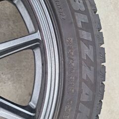 215/50R18スタッドレスタイヤ4本