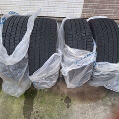 215/50R18スタッドレスタイヤ4本