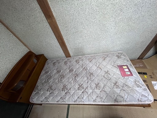 シングルベッド