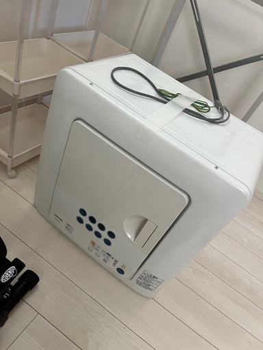 TOSHIBA 乾燥機とTOSHIBA乾燥機台