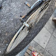 クロスバイク　２７インチ　６変速　カゴ　雨カバー　付き　黒　配達可能