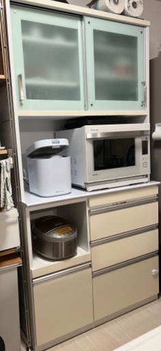 食器棚　カップボード