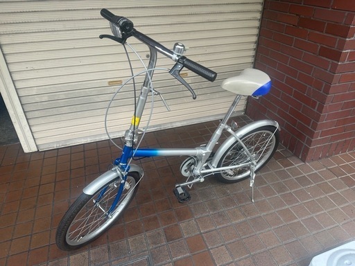 20インチ　外装5段変速付き折り畳み自転車　シルバー