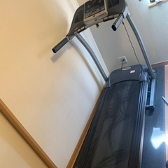 取引中　ルームランナー　トレッドミル　ジョンソjohnson T82