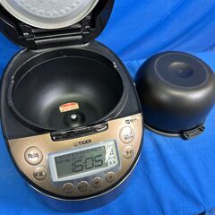 【動作保証あり】TIGER タイガー 2021年 JKT-P100 5.5合炊き IH炊飯器【管理KRK993】