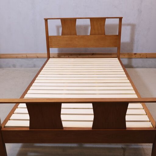 ACME FURNITURE(アクメファニチャー)のBROOKS(ブルックス)シングル ベッドフレーム。1960年代のヴィンテージベッドを ベースにしたデザイン。西海岸やブルックリンスタイルに♪ BROOKS BED(ブルックスベッド) ダブルサイズ ACME Furniture デザイナーズ家具 デザイン ...