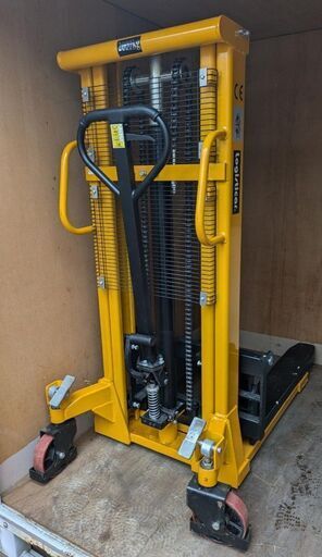荷揚げ２ｍ　最大２ton ハンドリフト
