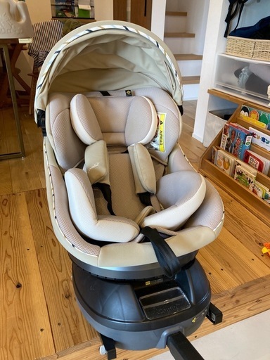 チャイルドシート　コンビ　クルムーブ　抱っこ紐5点　ベビーベッド　布団　バンボ　ノースフェイス　シェルブランケット　各種etc