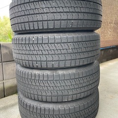 新品購入後ヤリスクロスにワンシーズン履いてました。