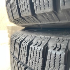 新品購入後ヤリスクロスにワンシーズン履いてました。