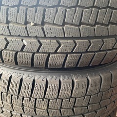 ダンロップ　冬タイヤ　2022年製　195/65R15 バリ溝