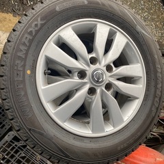 ダンロップ　冬タイヤ　2022年製　195/65R15 バリ溝