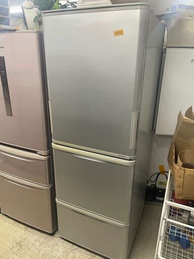 リサイクルショップどりーむ荒田店 No13458 冷蔵庫　大き目　　３５０L　シャープ　２０１８年製　動作確認OK♪　ドアパッキン取れない汚れあり(´;ω;｀)