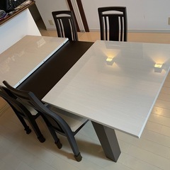 【21日まで限定‼️】✴︎美品✴︎ ダイニングテーブルセット 4人掛け テーブル 5点セット 伸縮 150 190 伸長テーブル セット 伸長式 ダイニングセット 食卓セット 自動伸縮式 おしゃれ 白 木製テーブル 木製 チェア 4脚 ダイニングチェア ホワイト 白  