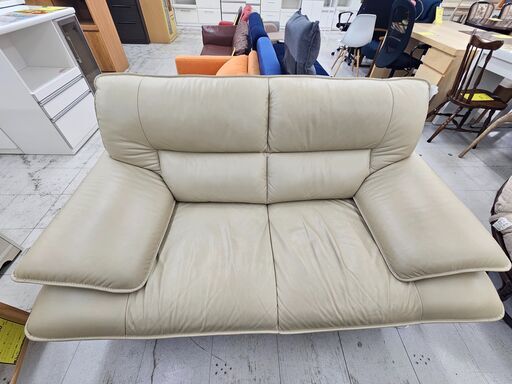 2人用ソファー　ベージュ　幅(W)1550mm × 奥行(D)800mm × 高さ(H)950mm