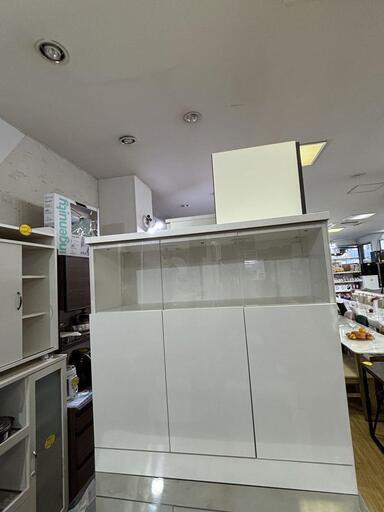 LED付きギャラリー収納本棚 3枚扉タイプ ホワイト