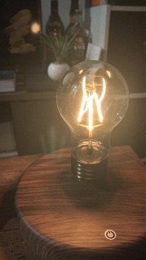 間接照明/宙に浮く電球