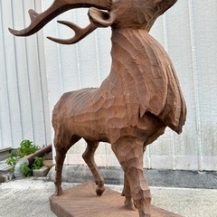 彫刻教室講師の力作　蝦夷鹿　一本木手彫り