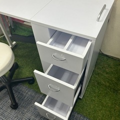 美品　折りたたみ ネイルテーブル イスセット　ホワイト