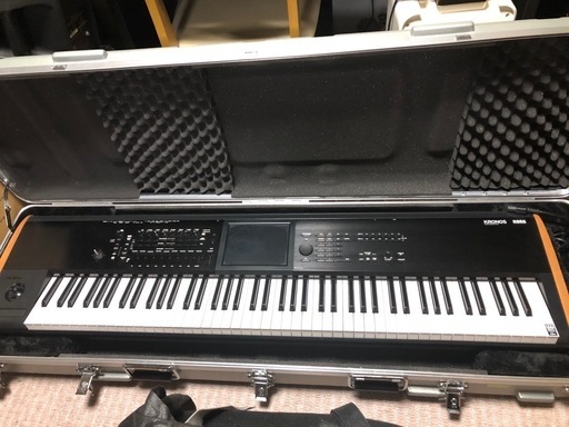 【美品中古】KORG　KRONOS2-88 　ハードケース付き