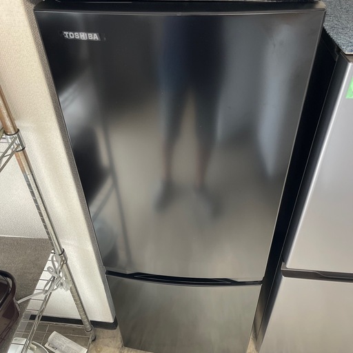 2023年　TOSHIBA 冷蔵庫　153L 黒　美品