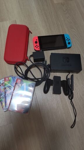 中古品＊任天堂SWITCH＊ソフト3点付き！
