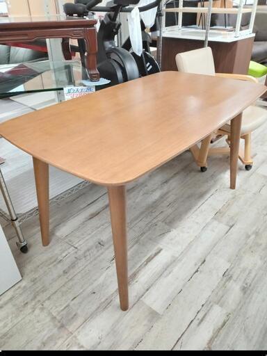 ★【ニトリ】ダイニングテーブル　テーブル　幅130cm 自社配送時代引き可※現金、クレジット、スマホ決済対応※