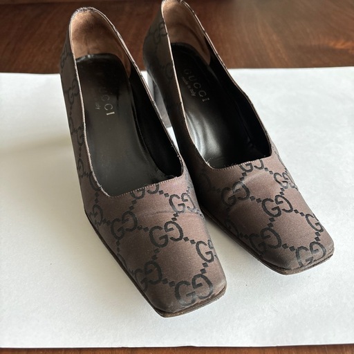 GUCCI パンプス　GGマーク