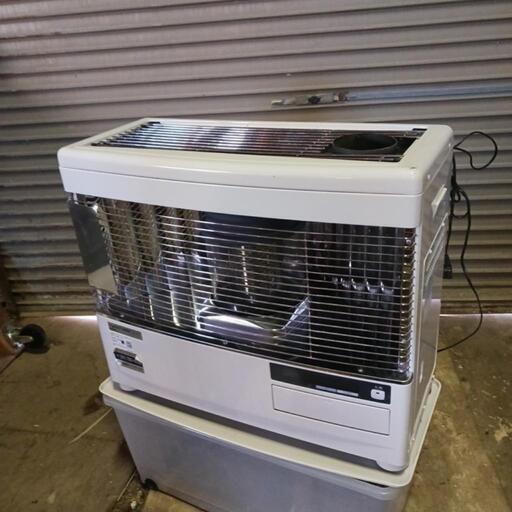 ★2019年製 サンポット 煙突ストーブ KSH-7011RC】\r\n最大暖房出力7.00kW カベック \r\n煙突式ストーブ 暖房機器 SUNPOT