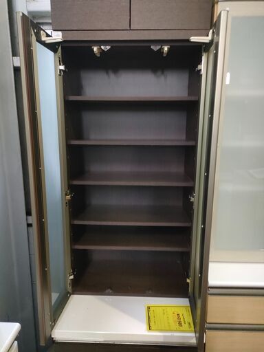 食器棚　2枚扉　縦型　シック　ﾌｧﾐﾘｰ向け　おしゃれ　システムキッチンボード